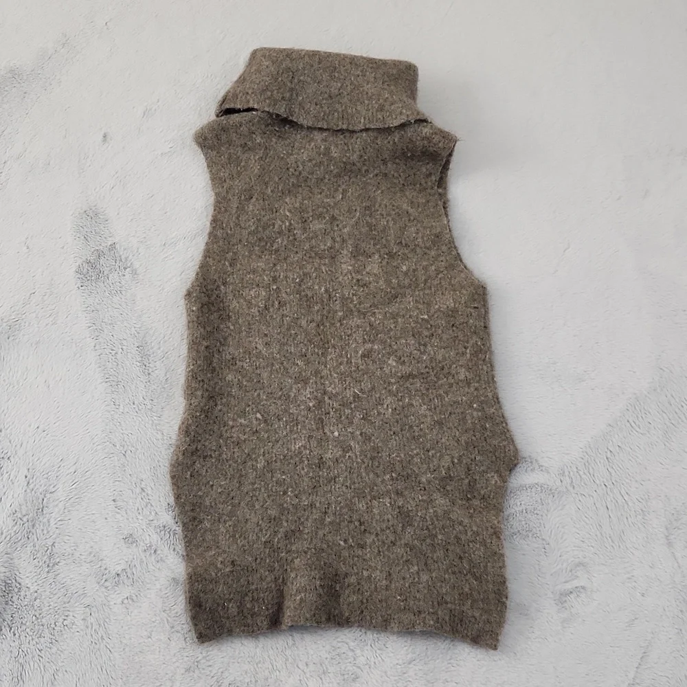 Aritzia Community Plutarch Wool Yak Blend Sleeveless Turtleneck Sweater  S
